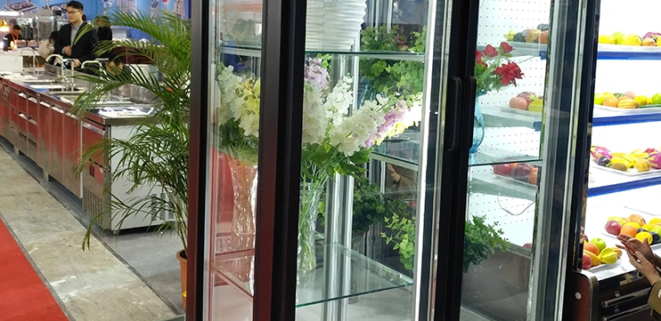 Hoa tươi trưng bày trong tủ mát dako việt nhật