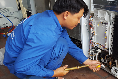 Chuyên sửa chữa tủ lạnh nội địa Nhật gas R600a tại TP.HCM
