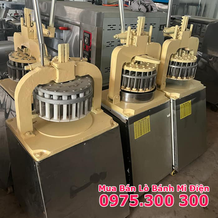 máy chia bột bánh mì 36 phần cơ gập tay