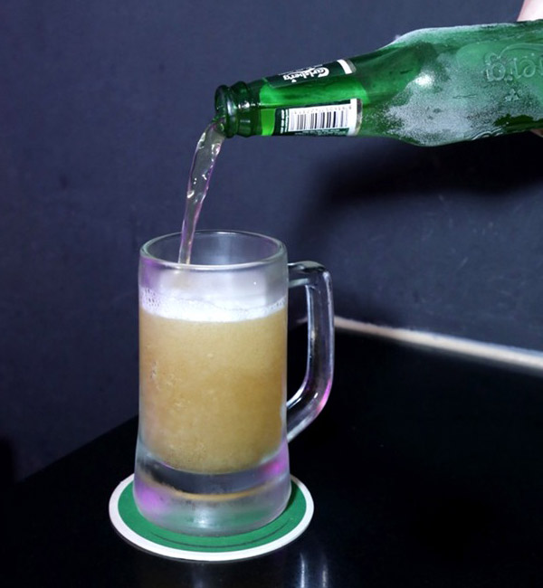 Cách ướp bia lạnh nhanh hơn, ngon hơn