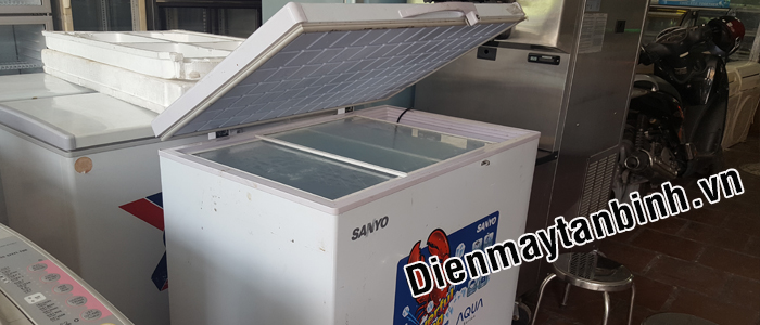 Tủ đông 2 nắp mở Sanyo Aqua
