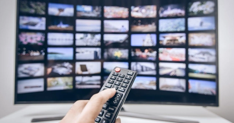 Chuyên gia hướng dẫn cách lắp đặt giá treo tivi chuyên nghiệp tại nhà