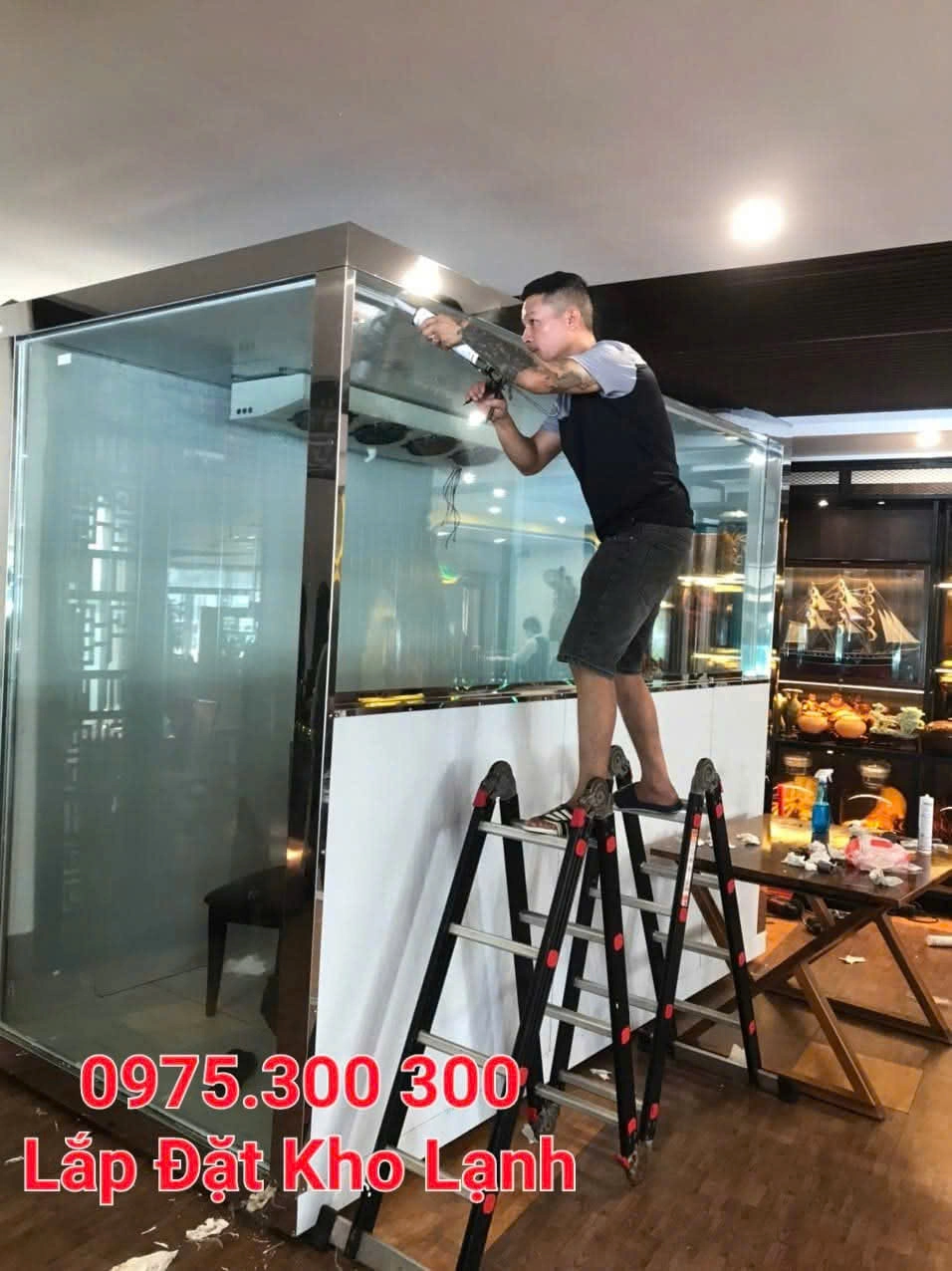 kho lạnh mini cửa kính