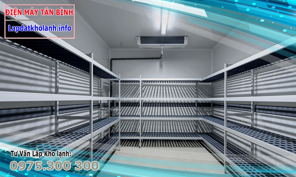 kệ chứa hàng bên trong kho lạnh 10 tấn thịt cá